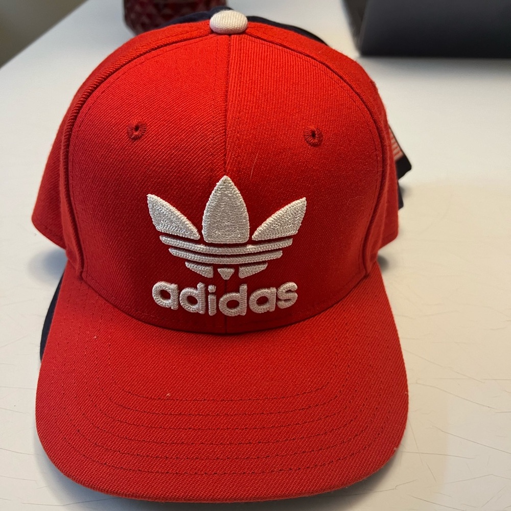Men’s cap bundle.